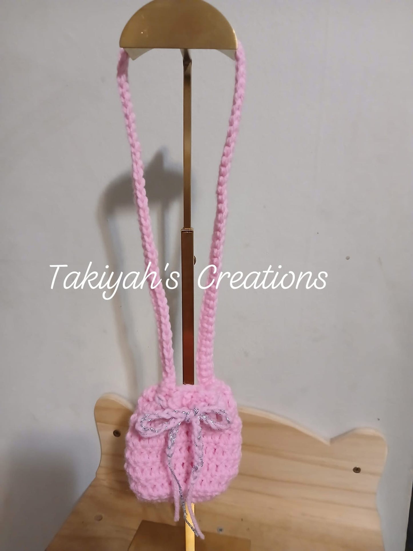 🌸✨ Introducing the Sugar & Sparkle Baby Set! ✨🌸
Size: 0–3 Months | Handmade by Takiyah’s Creations 💕